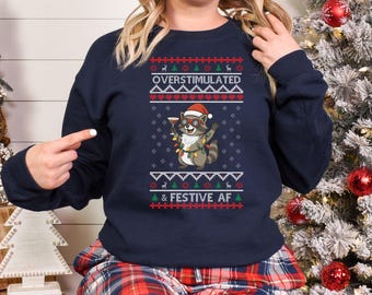 Overprikkeld en feestelijk kerstsweater, lelijke AF Raccoon-kersttrui, kersttrui ronde hals, kerstcadeaus voor haar