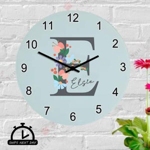 Benutzerdefinierte Blumen Anfangswanduhr, personalisierte Mädchen-Schlafzimmer-Uhr, Kindername und erste Kinderzimmer-Wanduhr, Schlafzimmerdekorgeschenke für Mädchen