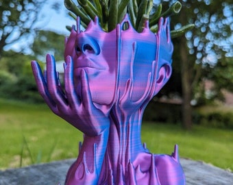 Head planter, Melted head plant pot, Artistic planter for indoor plants and outdoor plants, a gift for you or yourself. planter decoration