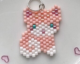 Colgante de gato para su collar, encanto de gato gatito melocotón mini gato sentado con cuentas a mano para los amantes de los gatos