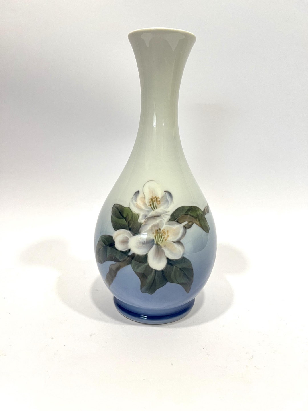 Royal Copenhagen Vintage Porcelain Vase 53/51 - Blue & White With Apple ...
