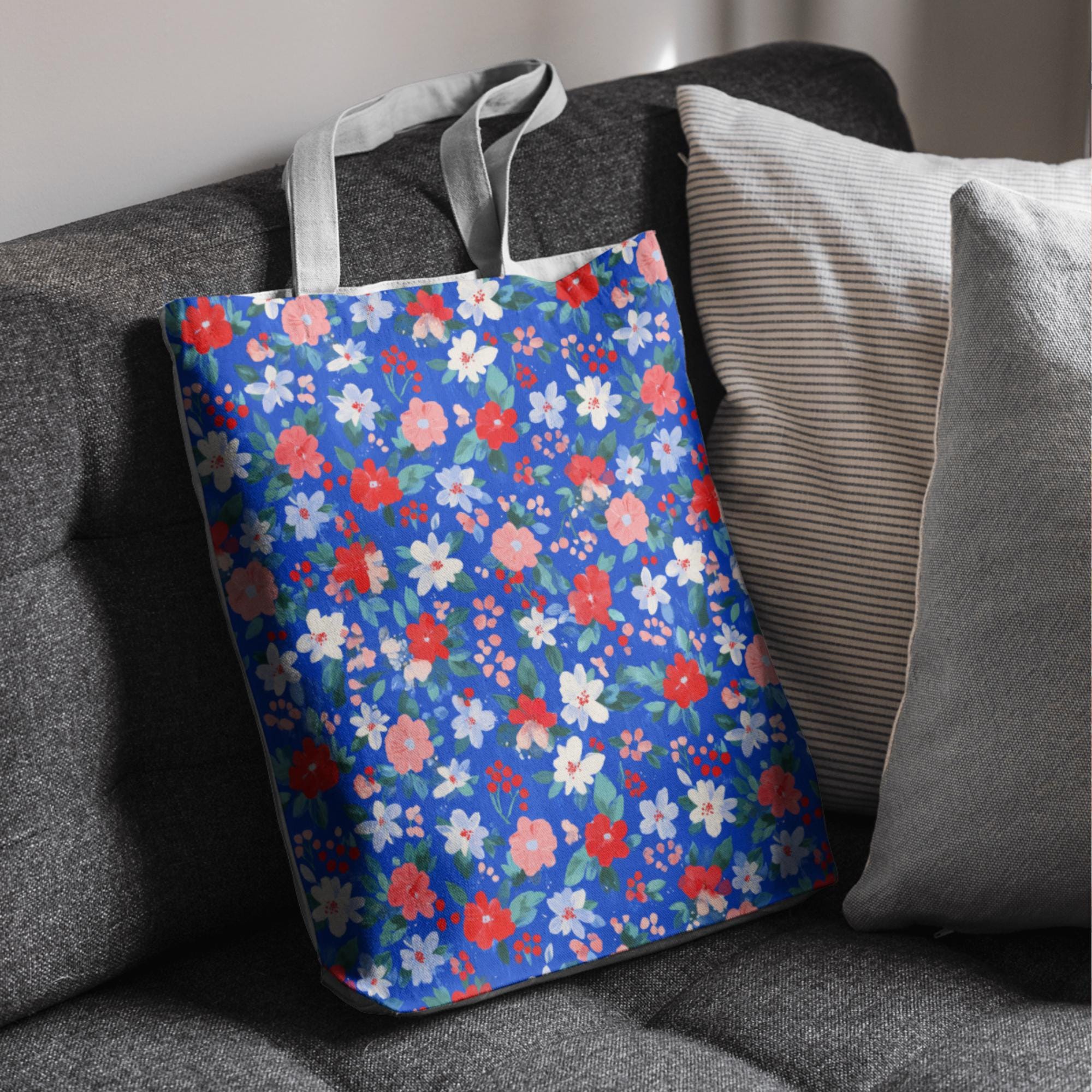 Patriotic Ditsy Floral Seamless Pattern, 4th of July Red White Blue ...