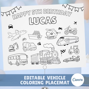 Puede incluir: Un mantel individual para colorear blanco con temática de vehículos con el texto "HAPPY 5TH BIRTHDAY LUCAS" e ilustraciones de varios vehículos. Incluye un coche, un avión, un barco, un helicóptero, un tren y más. El texto inferior dice "EDITABLE VEHICLE COLORING PLACEMAT".