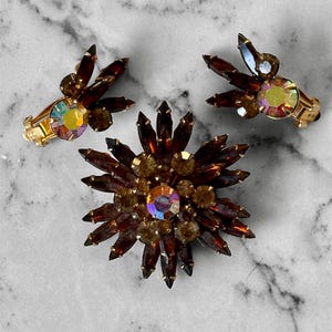 Vintage Twinklling Sunburst Brooch & Earring Set Topaz Rhinestone