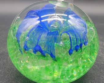 ヴィンテージ 大型アートガラス ペーパーウェイト 青い花 緑の葉