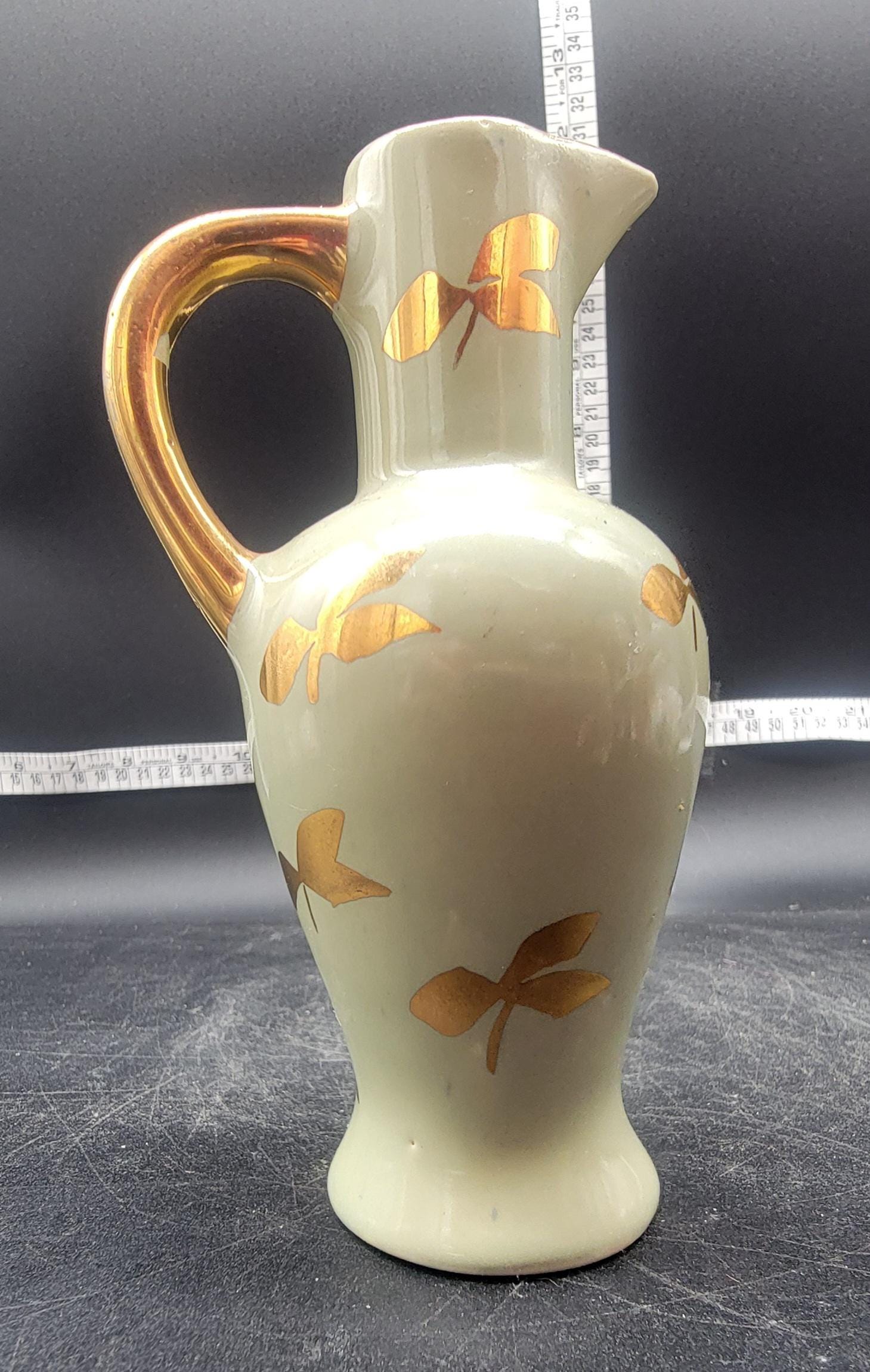 ヴィンテージ グリーンとゴールド リーフの陶器製ピッチャー花瓶