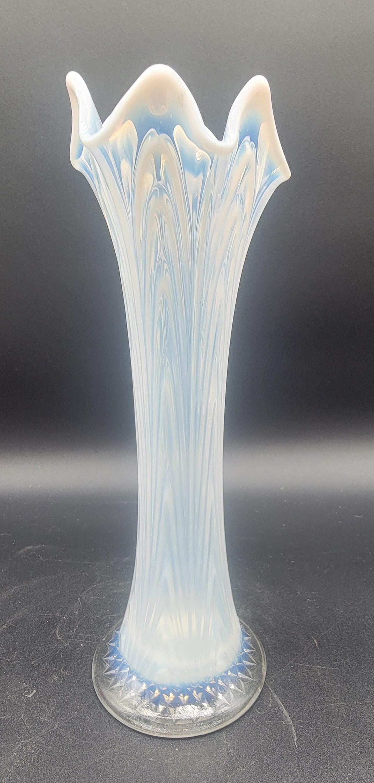 フェントン　Fenton ホワイトオパールセント　スワール　フラワーベース il_fullxfull.6598834729_732a.jpg