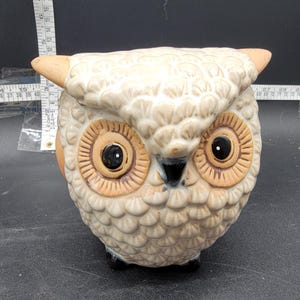 Vintage 1990s Ceramic Brown Owl Shelf Decor or Wall Hanging - 4"
