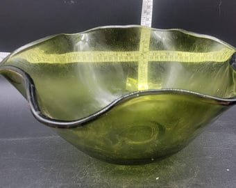 Small Vintage Indiana Glass Avocado Green Ruffled Glass Bowl - 6"