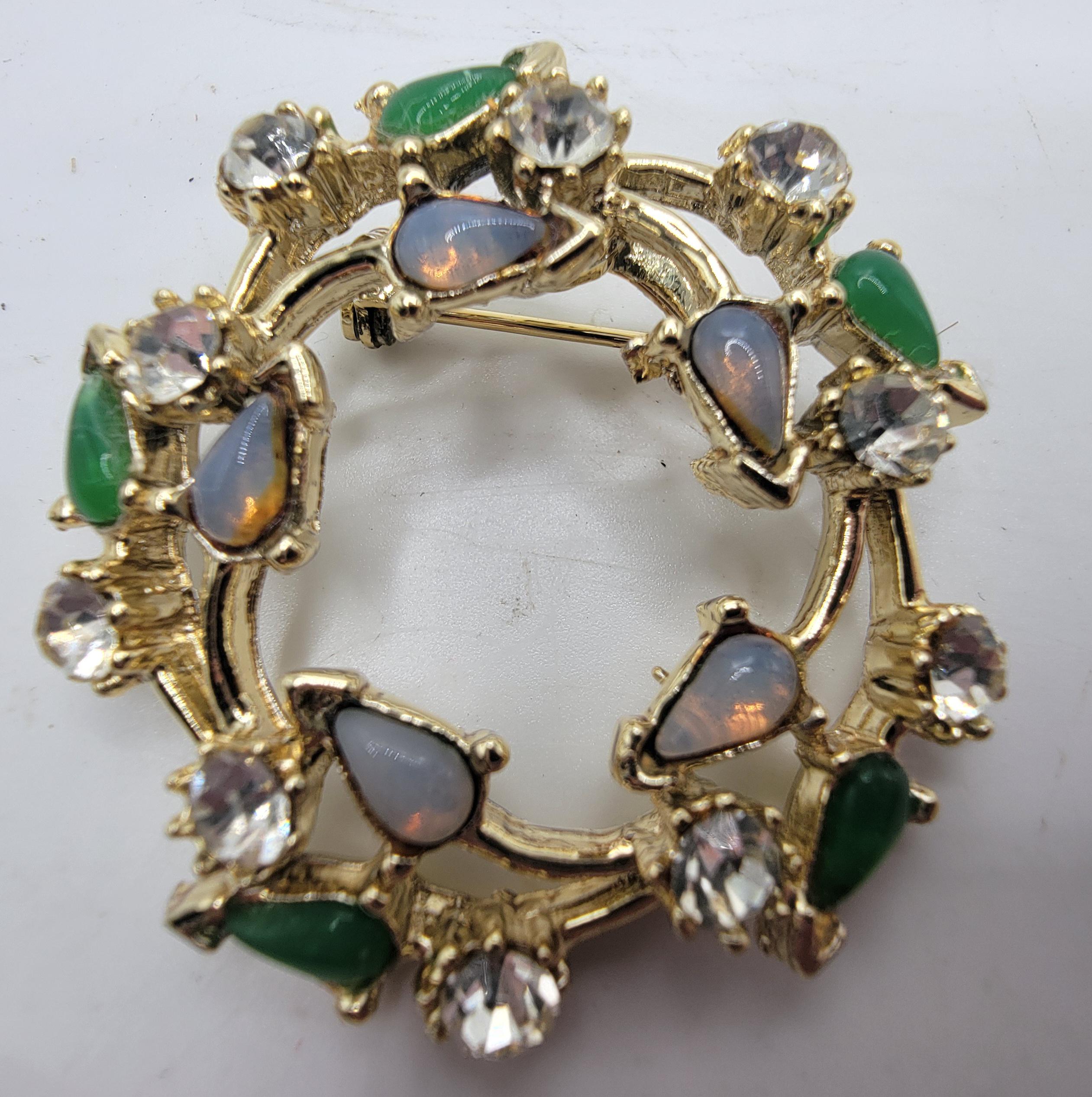Broche Vintage En Métal Doré Avec Pierre - Bijou Ancien Et élégant