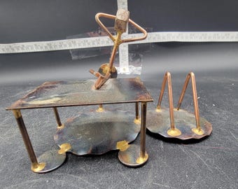 Cool Cat Chilling!  Vintage Metal Man Sitting at his Desk Note Business Card Holder