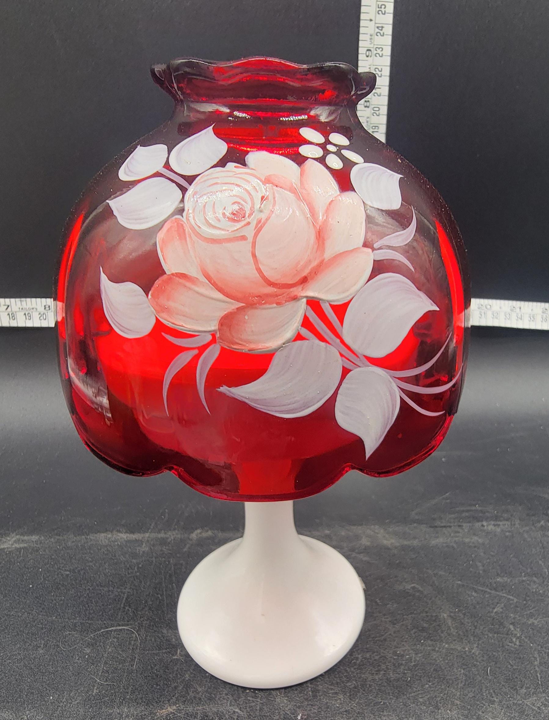 専用 クリスタルフラワーとレッドファントム A94 Vintage Red and White Hand Painted Westmoreland Fairy Lamp - GLOWS