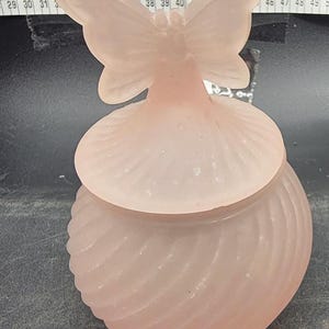 ヴィンテージ ピンク ガラス バタフライ ジャー 蓋付き - 4インチ 