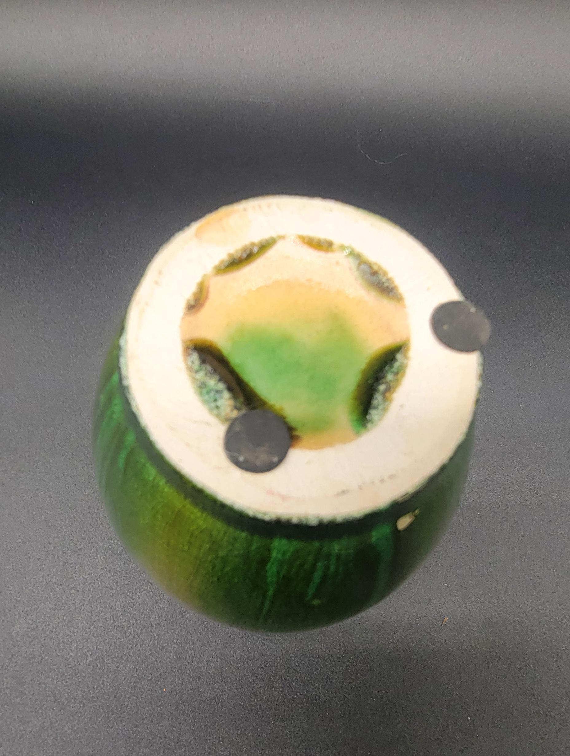 ヴィンテージ風の茶色、黄色、オレンジ、緑色の陶器製花瓶 - 高さ6
