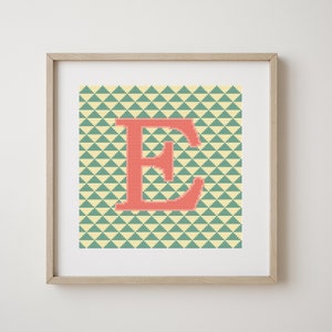 Letter E, cross stitch alphabet pattern, coral on green and yellow, monogram, modern decor, downloadable PDF pattern 画像 1