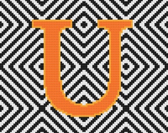 文字 U、クロスステッチのアルファベットパターン、オレンジ