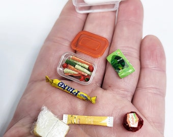 12th scale packed lunch - 4 miniature food