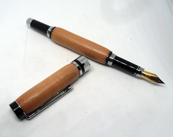 Pluma de fuente girada de Pera
