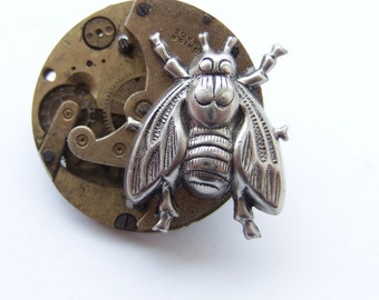 Steampunk fly brooch, no flies on you, well just the one