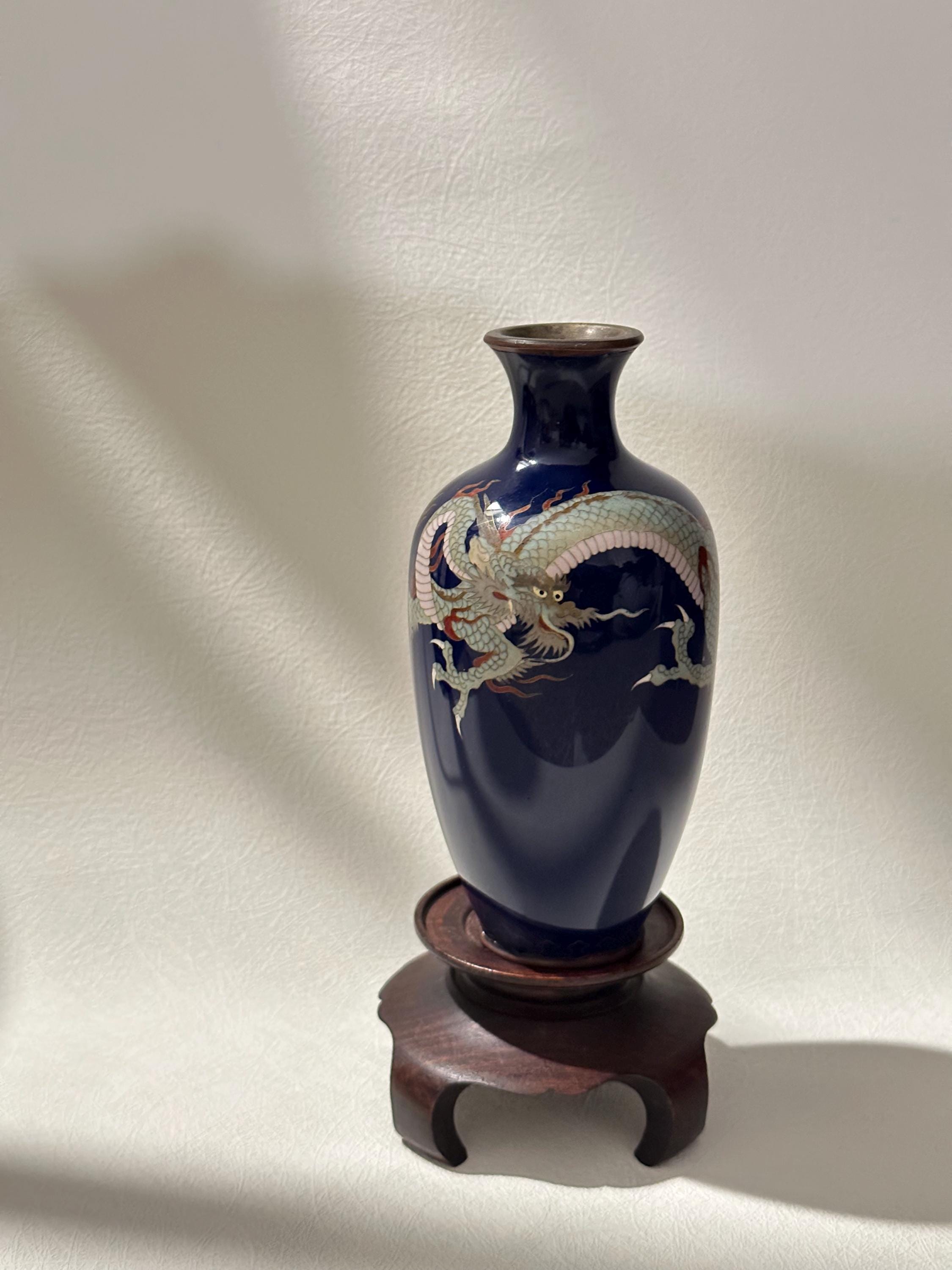 ドラゴン装飾 陶器花瓶 Antique dragon vase - Etsy 日本