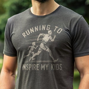 Runner Shirt - Running To Inspire My Kids - Men TShirt Vintage Dad T-shirt Father&#39;s Day Gift Running Tee Marathon Run Lover