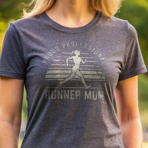 Runner Shirt - Proud Professional Runner Mom - Women TShirt Vintage Mom T-shirt Mother&#39;s Day Gift Running Tee Marathon Run Lover