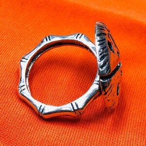 Silver Shell Ring – Handmade Ocean-Inspired Jewelry