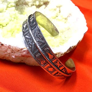 Tribal Sahara African Silver Bracelet - Authentic Tuareg Engravings - Artisan Crafted