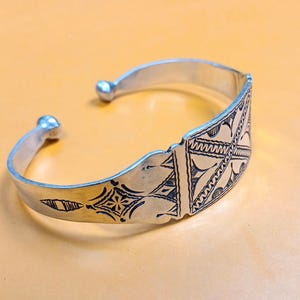 Tuareg Moroccan silver cuff bracelet, tribal, handmade engraved, boho bohemian Berber African, open and adjustable
