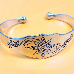Amazigh Silver Bracelet with Tuareg Engravings – Tribal Sahara African – Handmade Fine Silver