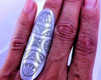 Bague Longue Gravée à la Main – Argent 925, Bijou Artisanale Unique