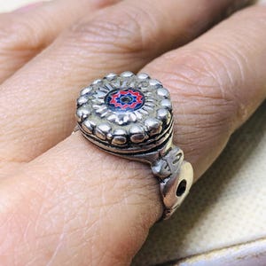 Anillo bereber tuareg tribal de metal resistente, joyería amazigh grabada a mano, anillo étnico africano