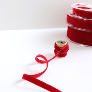Cinta de terciopelo rojo de doble cara - Cinta de terciopelo suizo de doble cara roja cortada a medida - (340)