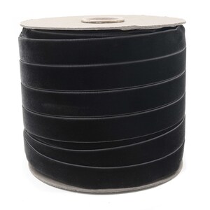 Fita de veludo preta Raven por atacado para laços, enfeites de casamento, convites, florais, costura, embrulhos de presentes, etc. Fita de veludo preta Raven (953)