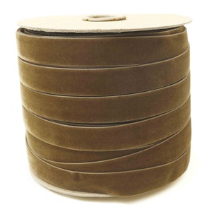 Fita de veludo marrom Mocha por atacado para laços, enfeites de casamento, convites, florais, costura, embrulhos de presentes, etc. Fita de veludo marrom (636)