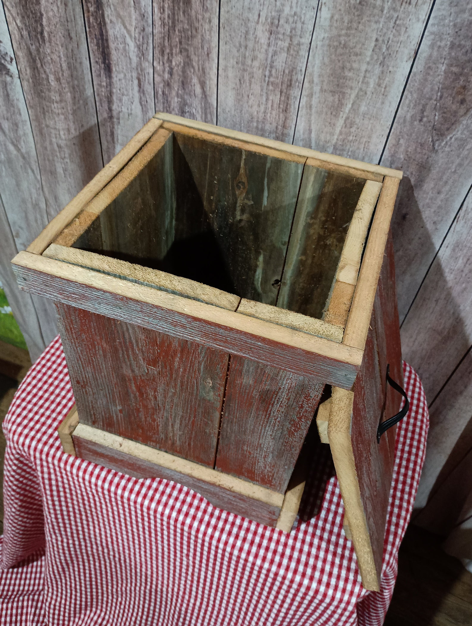 Rustic Garbage Pail Rustic Barn Wood Lidded Trash Can: Handcrafted Amish Primitive Garbage ...