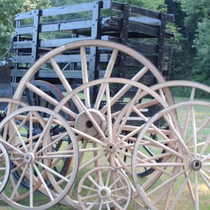 Amish Handcrafted 30 Inch x 1 Inch Steam Bent Hickory Wood Western Wagon Wheel image 2