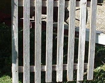 Reclaimed Barn Wood Plain Picket Fence 24" x 24"