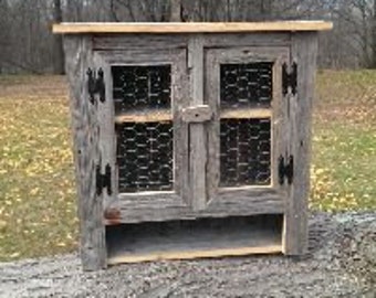 Amish Handmade Barnwood Chicken wire Primitive Rustic Decor Barn Wood Bathroom Medicine Cabinet 2 chickenwire doors and two shelves