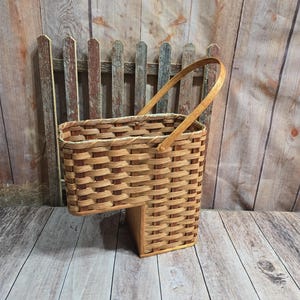 7&quot; Handcrafted Stair Step Basket - Primitive Amish-Inspired Décor for Storage Transporting & Organization of Household Goods Room to Room