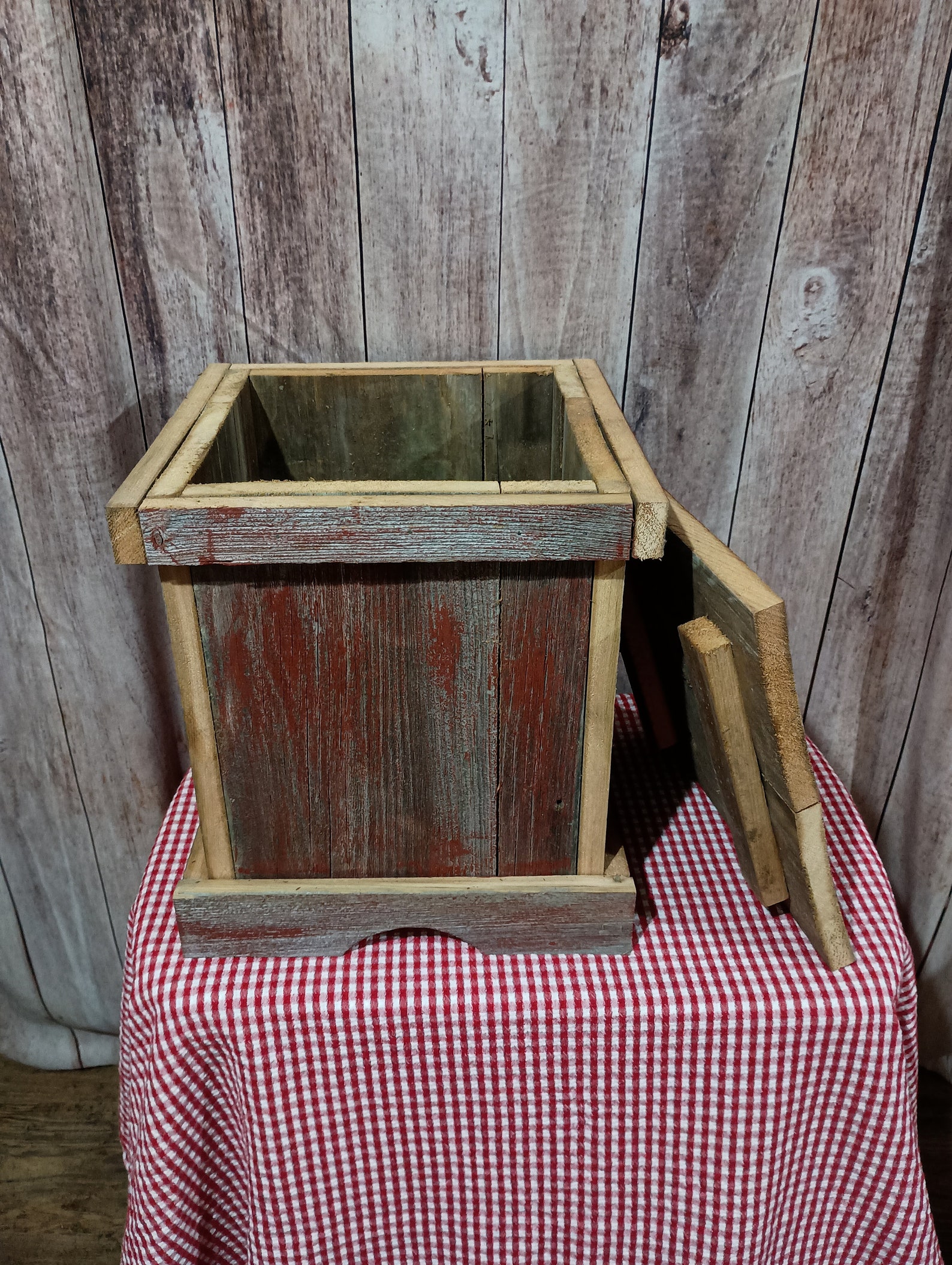 Rustic Garbage Pail Rustic Barn Wood Lidded Trash Can: Handcrafted Amish Primitive Garbage ...