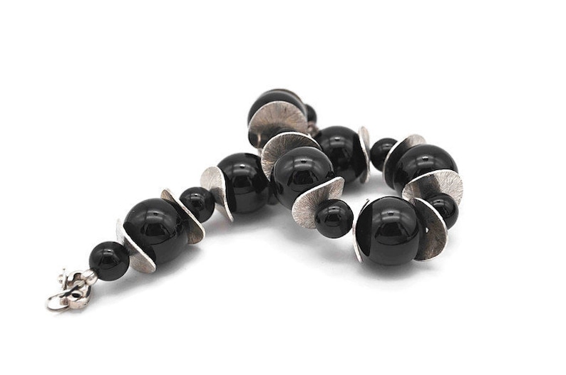 Vintage Artisan Sterling Silver Modernist #d157 Bold Black Onyx Bead and Wavy Disc Bracelet