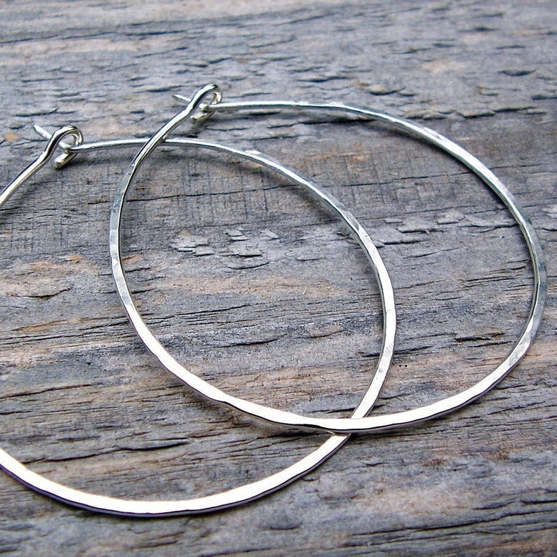 Essential Silver Hoop Earrings (1.5