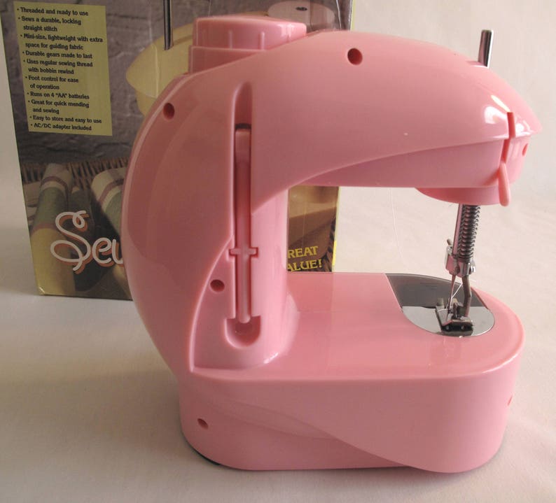 White Sew Cute Personal Sewing Machine Pink Battery Acdc Excellent Condition In Box Sewing Sewing Needlecraft White Sew Cute Personal Sewing Machine Pink Battery Acdc Excellent Condition In Box Sewing Sewing Needlecraft