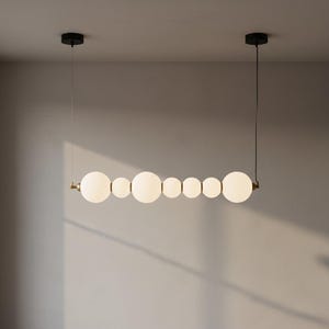 Modern glasglobkrona med trappuppgång, pendellampa för köksö, matsal, entré, stor hängande armatur, modern ljuskrona Model G