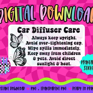 Könnte beinhalten: Digitaler Download-Grafik mit einem rosa karierten Hintergrund. Das Bild zeigt ein weißes Rechteck mit schwarzem Text, der "Car Diffuser Care" und Anweisungen lautet. Zwei schwarz-weiße Schmetterlingsillustrationen sind ebenfalls vorhanden.