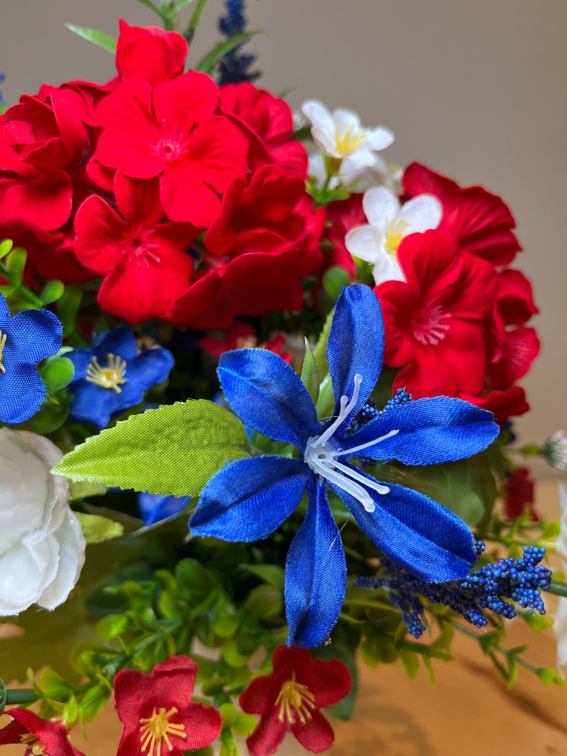 Red White Blue Geranium Floral Arrangement, Memorial Rose Flower ...