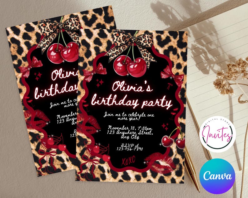 Puede incluir: Dos invitaciones para la fiesta de cumplea&ntilde;os de Olivia. El dise&ntilde;o presenta un fondo negro con detalles en rojo, cerezas y estampado de leopardo. El texto incluye detalles de la fiesta e informaci&oacute;n de RSVP. Los logotipos de Canva e Invites son visibles.