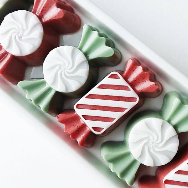 Christmas Candy Bar Soap / Stocking Stuffers for Women/ Christmas Soap / Stocking Stuffer for Teens / Small Christmas Gift / For Coworkers