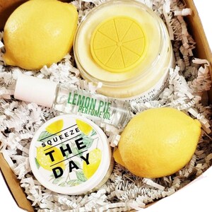 Spa Gift / Gift for Her / Bath Gift Set / Lemon Spa Gift Set / Gift for Mom / Birthday Gift / Thank you Gift / Bath and Body Gift / Friend image 2